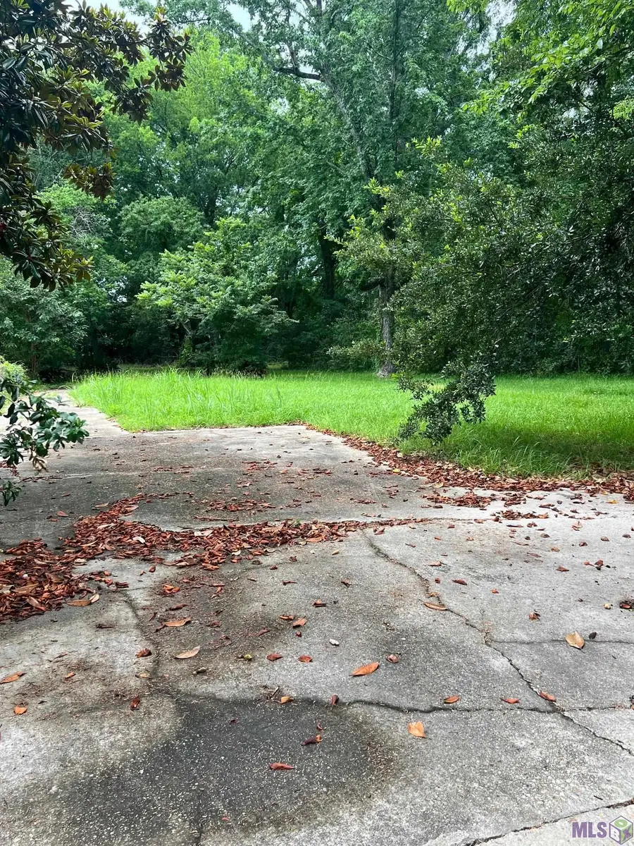 2436 Balis Dr, Baton Rouge, LA 70808 - Image #2