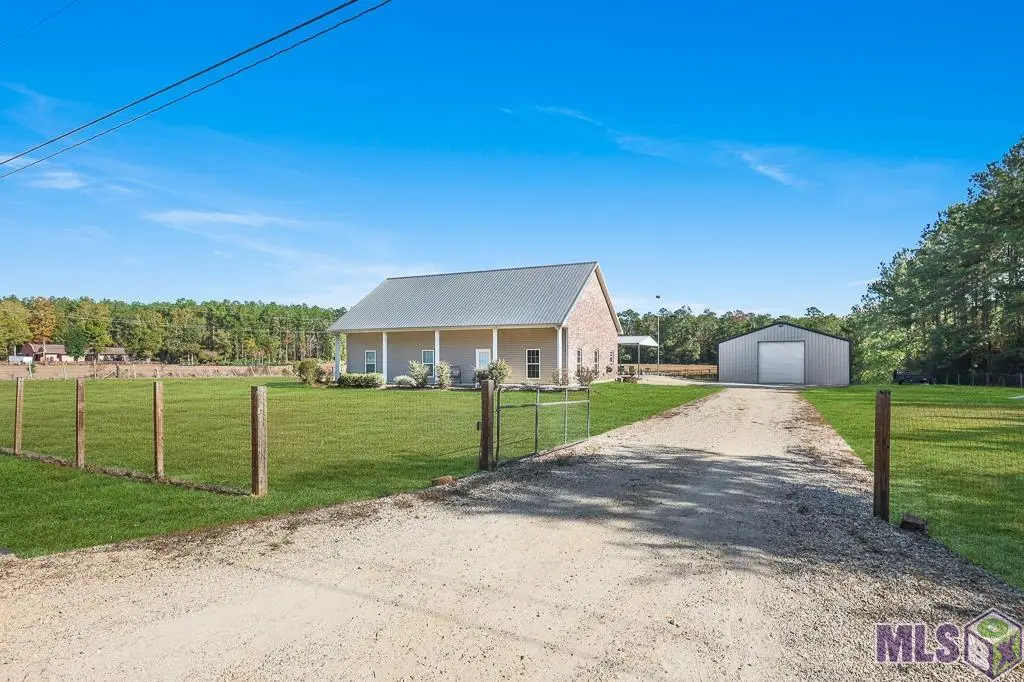 23748 Hutchinson Rd, Springfield, LA 70462 - Image #1