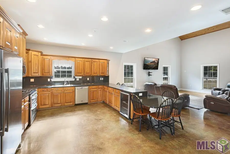 23748 Hutchinson Rd, Springfield, LA 70462 - Image #3