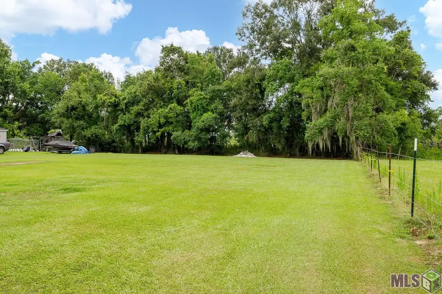 45070 Fontenot Rd, Saint Amant, LA 70774 - Image #2