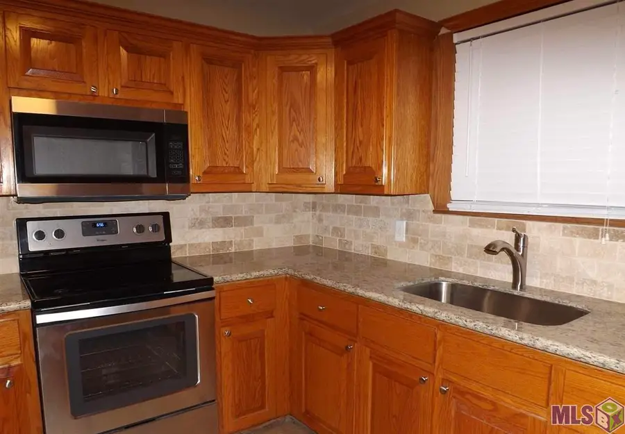 19264 Perrilloux Rd, Livingston, LA 70754 - Image #2