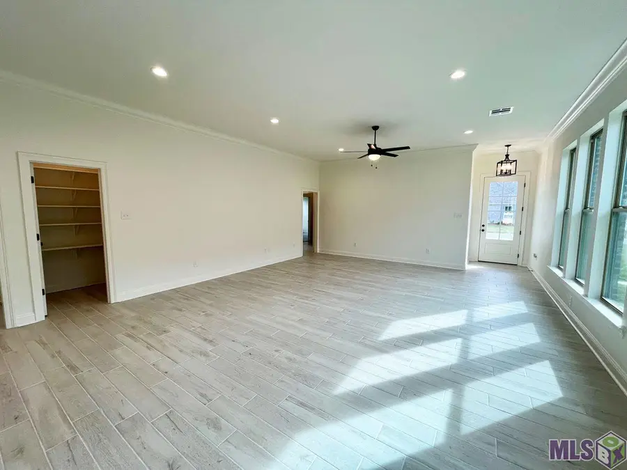 1224 Lakehaven Dr, Gonzales, LA 70737 - Image #3