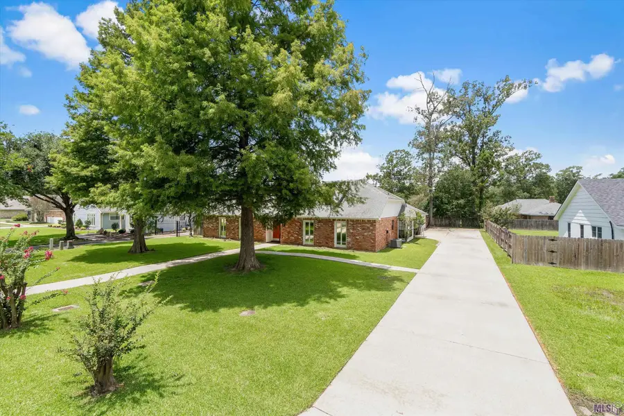 7127 Burtcliff Dr, Baton Rouge, LA 70818 - Image #2
