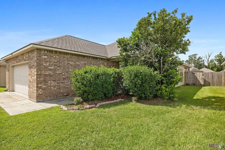 15458 Rosestone Dr, Prairieville, LA 70769 - Image #3