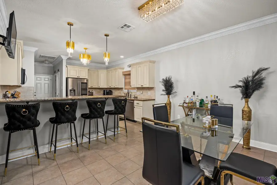 26101 Glenbrooke Dr, Denham Springs, LA 70727 - Image #2