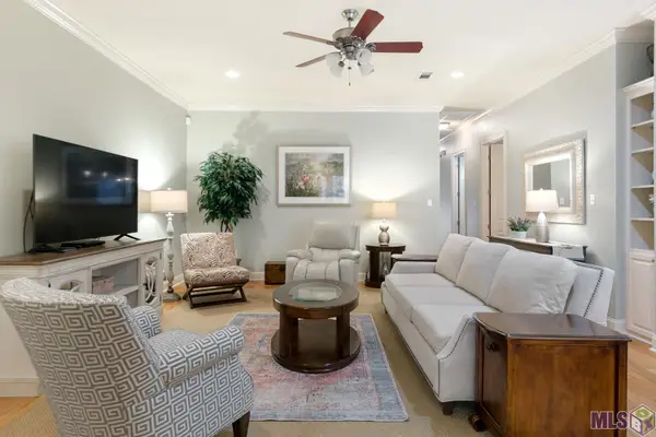 5370 Courtyard Dr, Gonzales, LA 70737