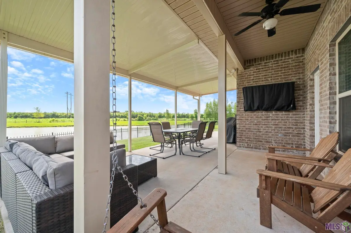 6210 Soaring Dr, Gonzales, LA 70737 - Image #1
