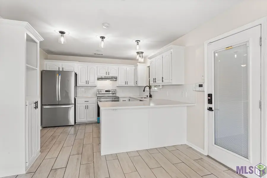 630 S Pleasant Ave, Gonzales, LA 70737 - Image #3