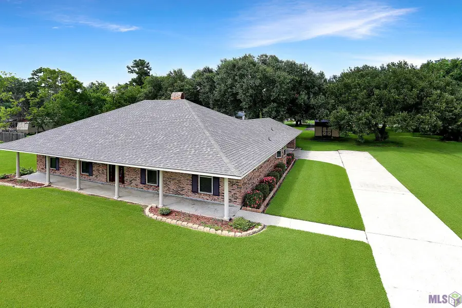 22885 Talbot Dr, Plaquemine, LA 70764 - Image #2