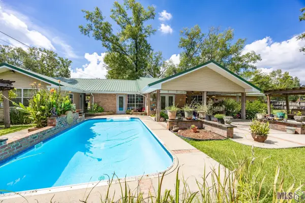 8659 Lake Park Dr, Denham Springs, LA 70726