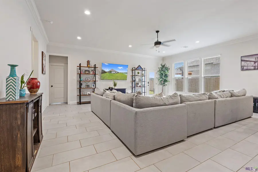 26057 Purdy Ave, Denham Springs, LA 70726 - Image #2