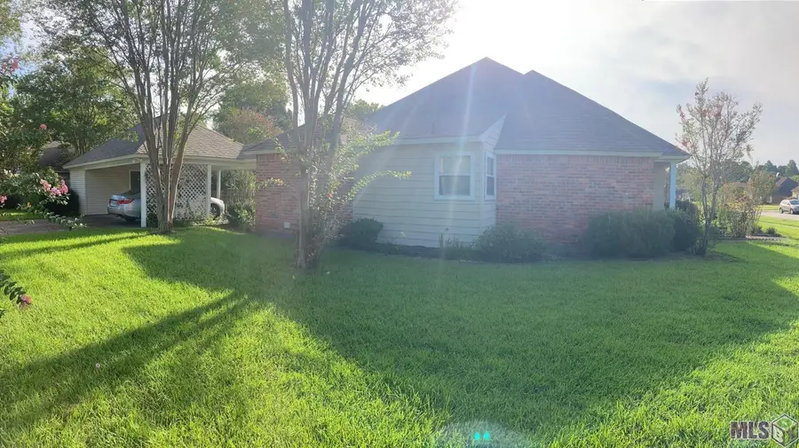 5242 River Meadow Dr, Baton Rouge, LA 70820 - Image #2
