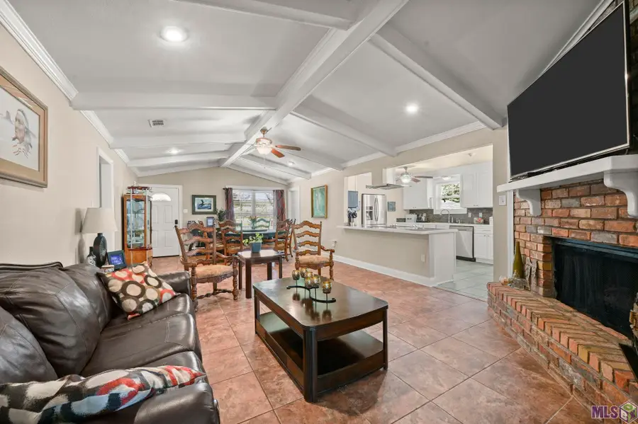 140 Lakewood Ave, Denham Springs, LA 70726 - Image #2