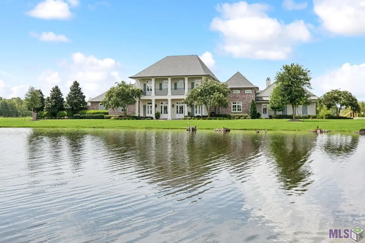 21910 Rabbit Run Dr, Baton Rouge, LA 70817 - Image #1