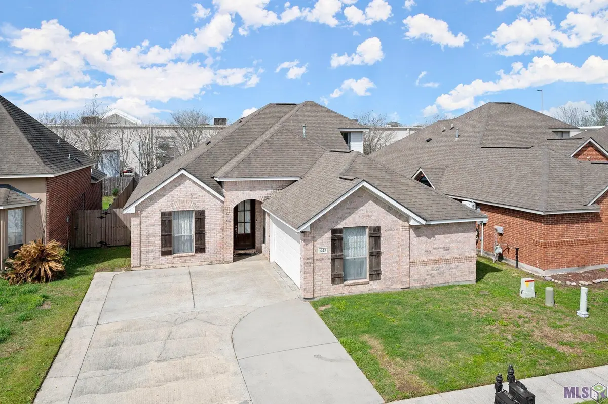 1924 Wildlife Dr, Baton Rouge, LA 70816 - Image #1