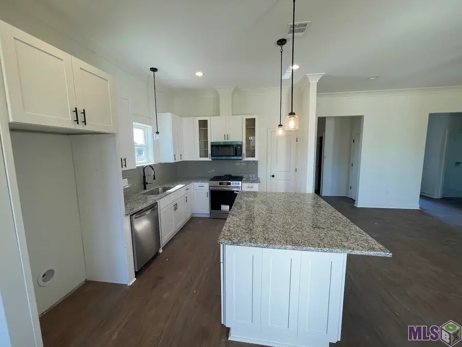 33978 Highlandia Dr, Denham Springs, LA 70706 - Image #3