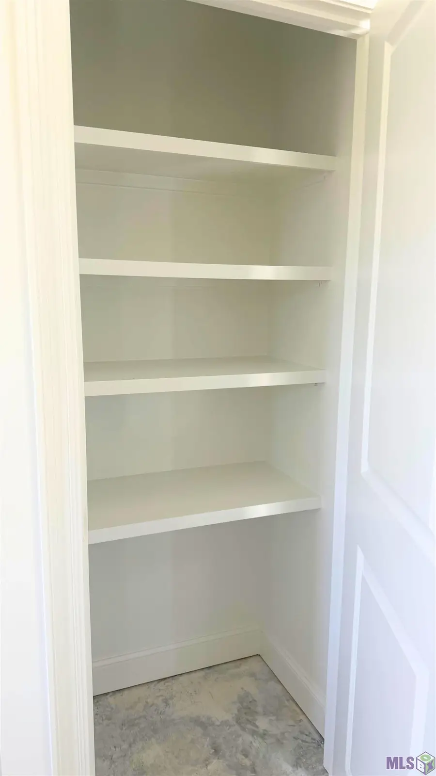 519 S Iberville Ave, Gonzales, LA 70737 - Image #2