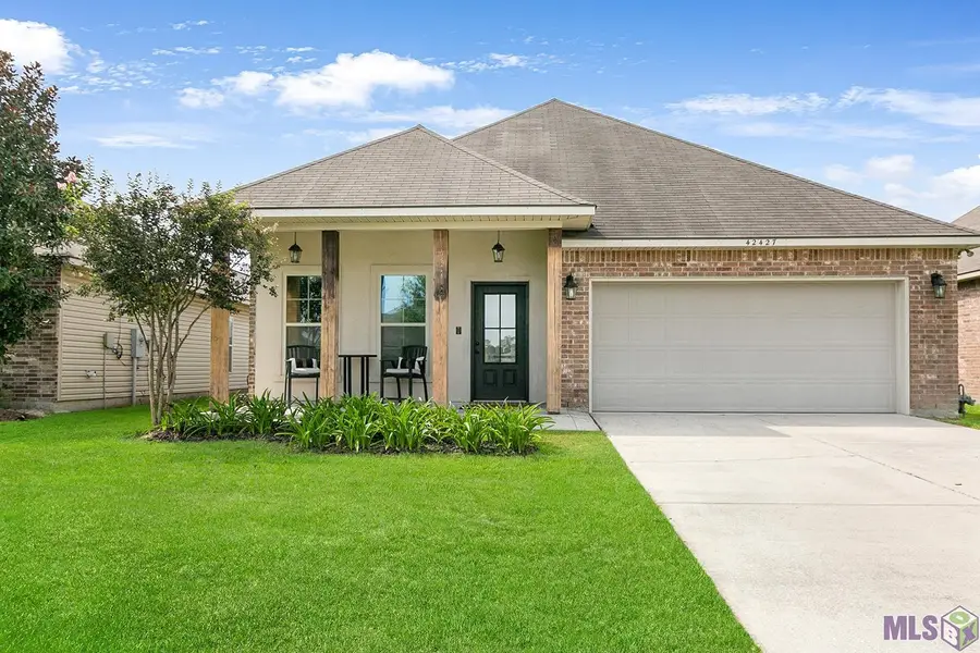 42427 Harborstone Ave, Prairieville, LA 70769 - Image #2