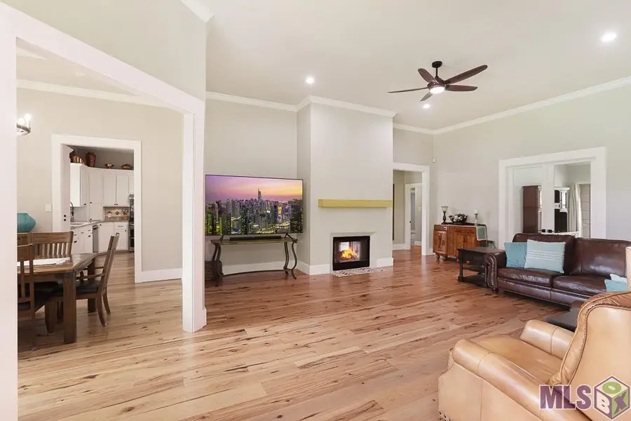 1030 Pompey Dr, Baton Rouge, LA 70816 - Image #2