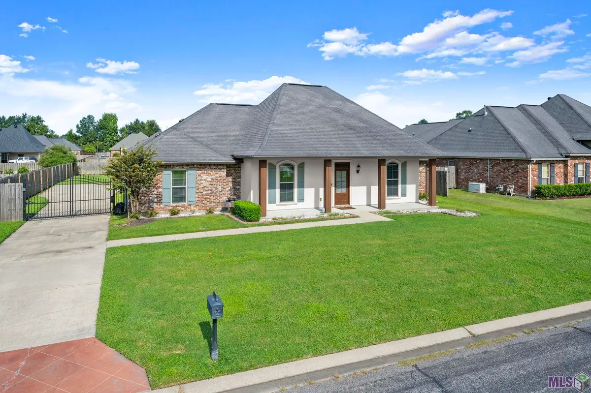 14335 Autumn Place Dr, Gonzales, LA 70737 - Image #1