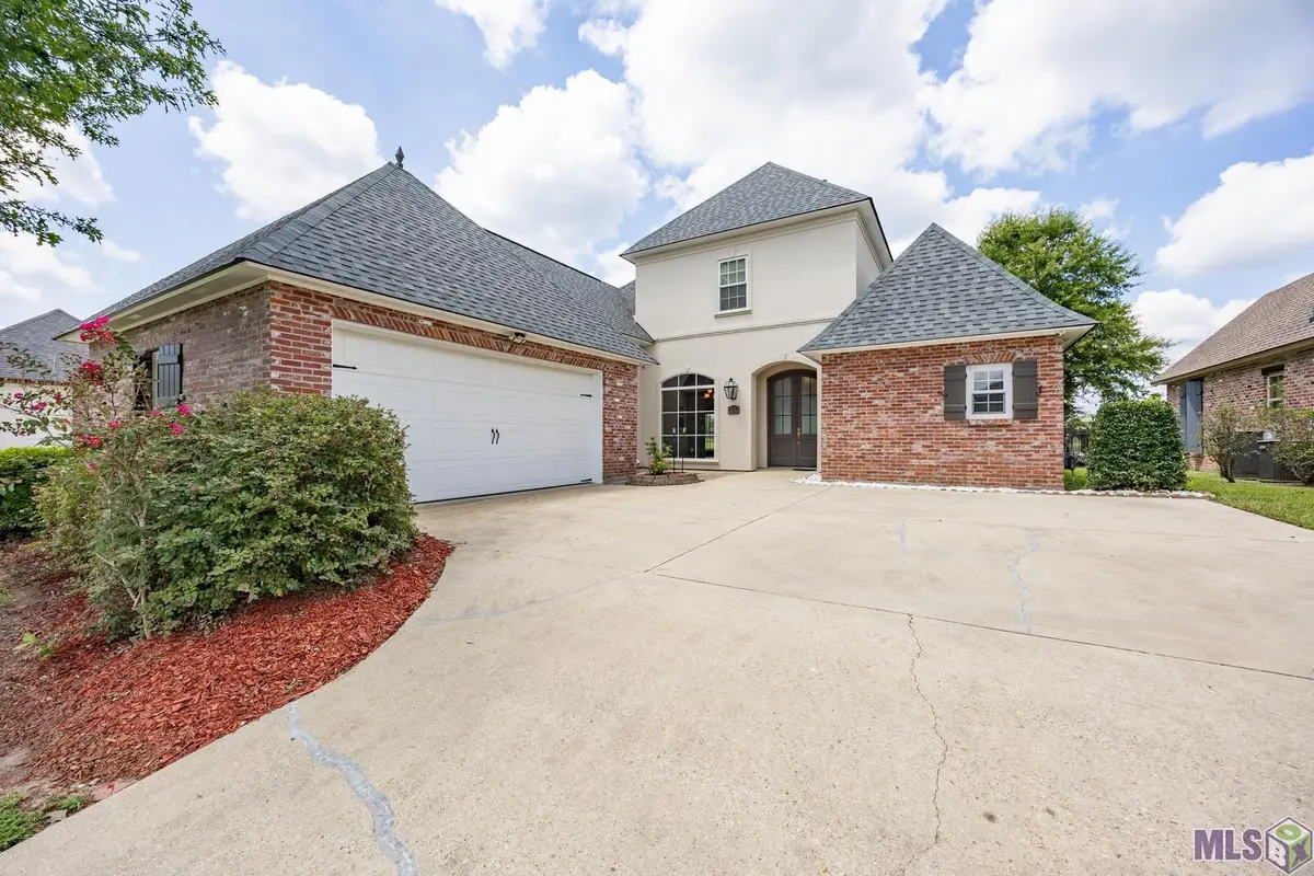 2887 Muirfield Dr, Zachary, LA 70791 - Image #1