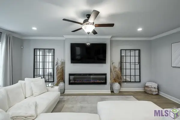 837 Elliston Dr, Gonzales, LA 70737