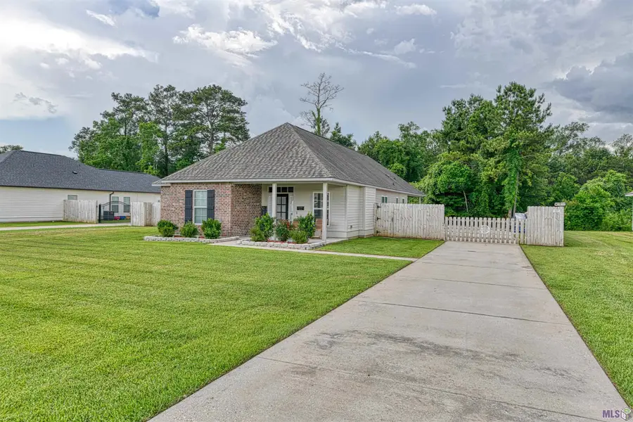 18049 Diaz Rd, Prairieville, LA 70769 - Image #2