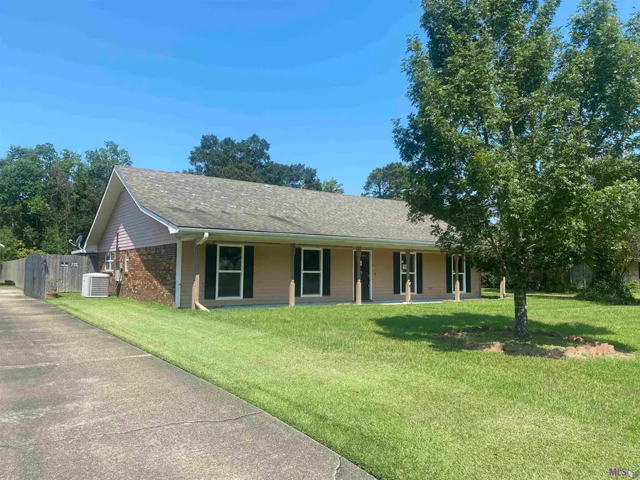 26011 Vincent Dr, Denham Springs, LA 70726 - Image #2