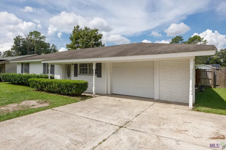352 Fontainbleau Dr, Baton Rouge, LA 70819 - Image #2