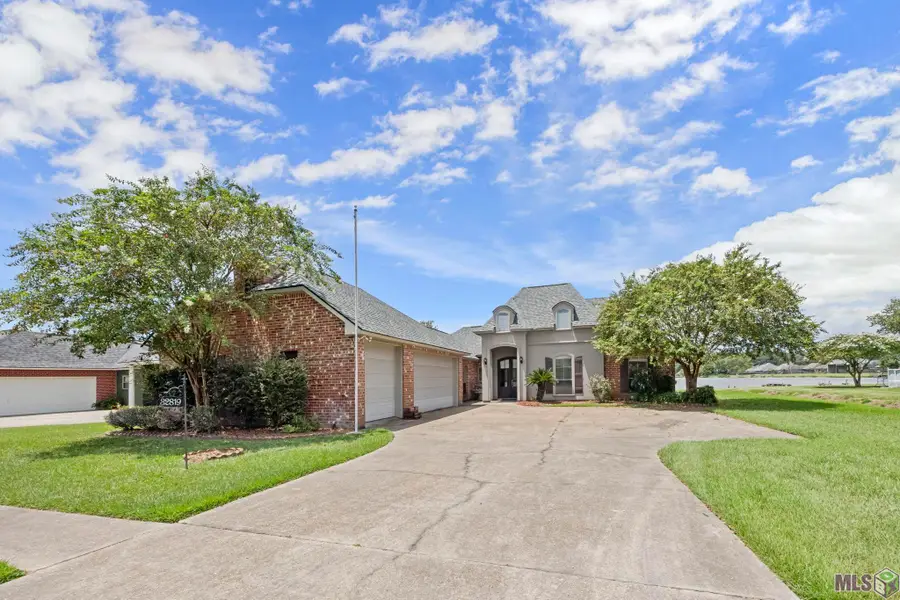 32819 Fox Run Dr, Walker, LA 70785 - Image #2