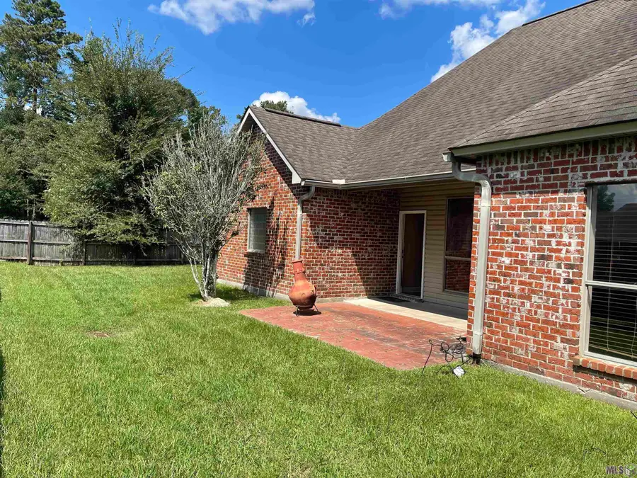30791 La Madeline Ct, Denham Springs, LA 70726 - Image #2