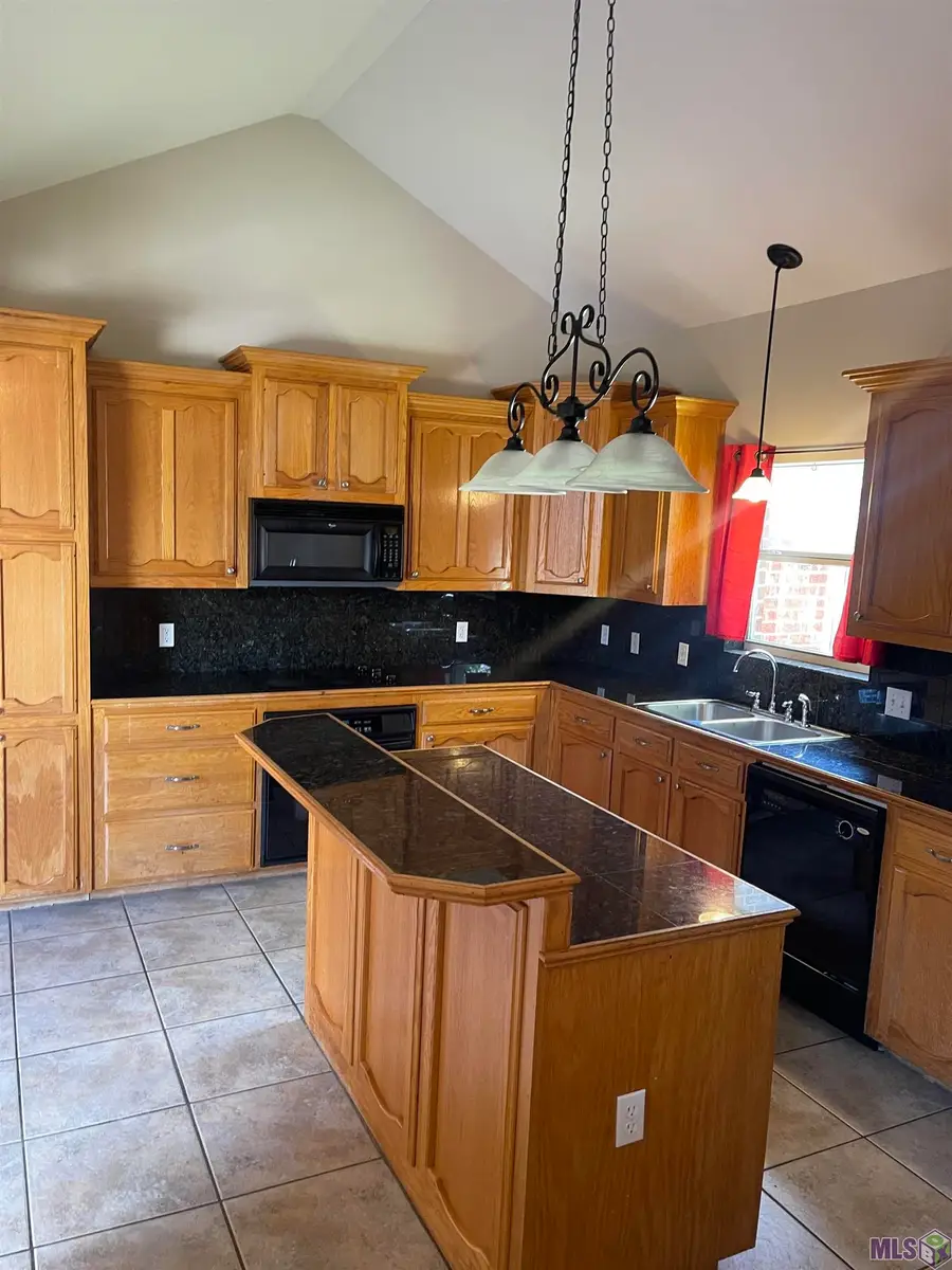 30791 La Madeline Ct, Denham Springs, LA 70726 - Image #3