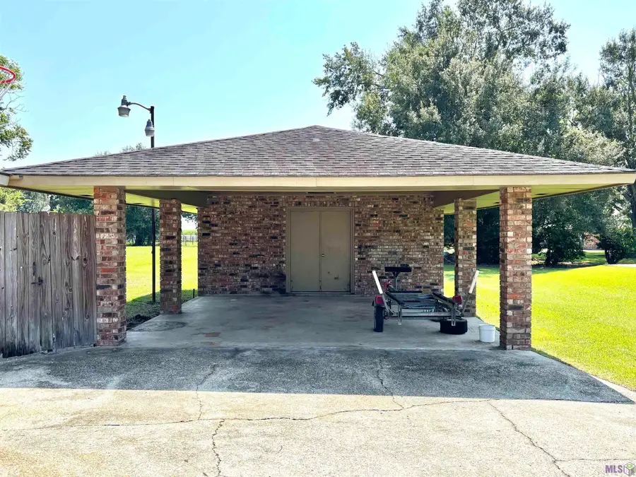 3142 Main St, Port Allen, LA 70767 - Image #2