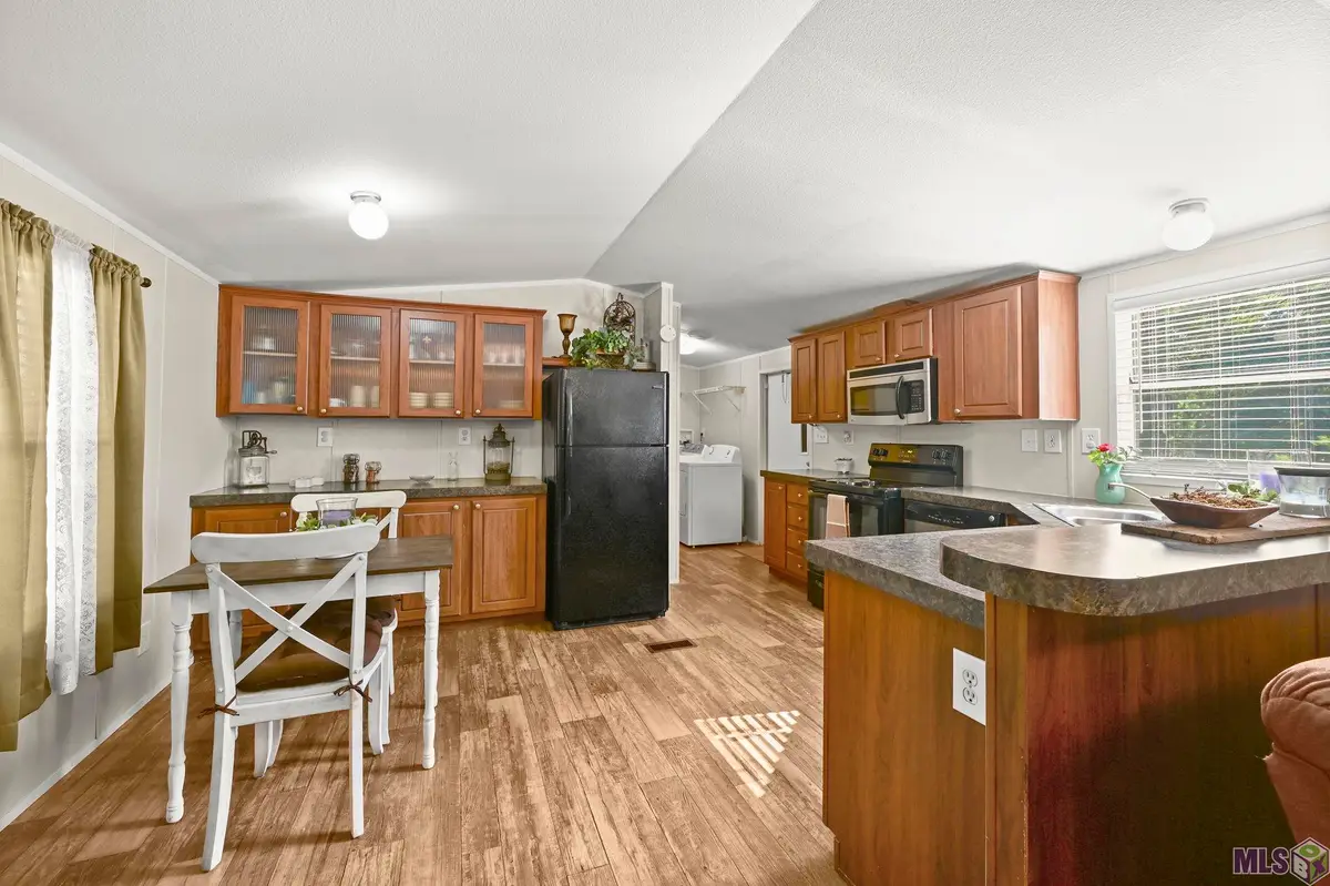 15324 E Beaver Dr, Pride, LA 70770 - Image #1