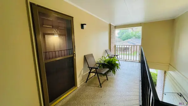 5323 Blair Ln #V-201, Baton Rouge, LA 70809