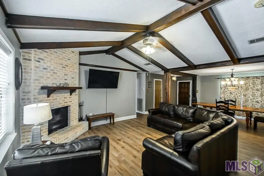 4637 Tartan Dr, Baton Rouge, LA 70816 - Image #2