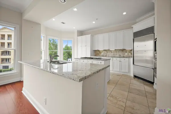 998 Stanford Ave #303, Baton Rouge, LA 70808