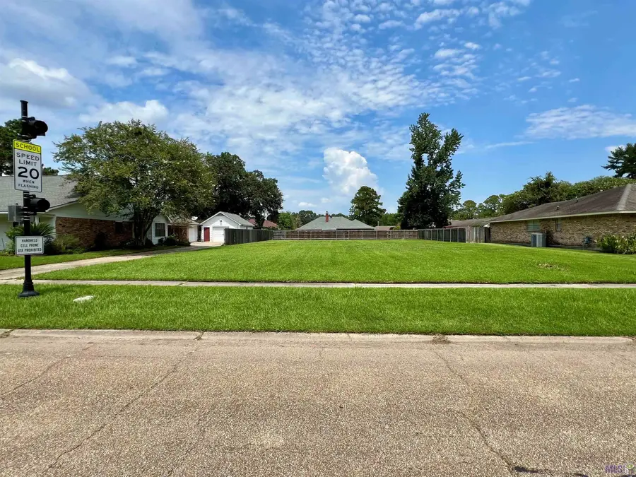 12525 Parkknoll Ave, Baton Rouge, LA 70816 - Image #2