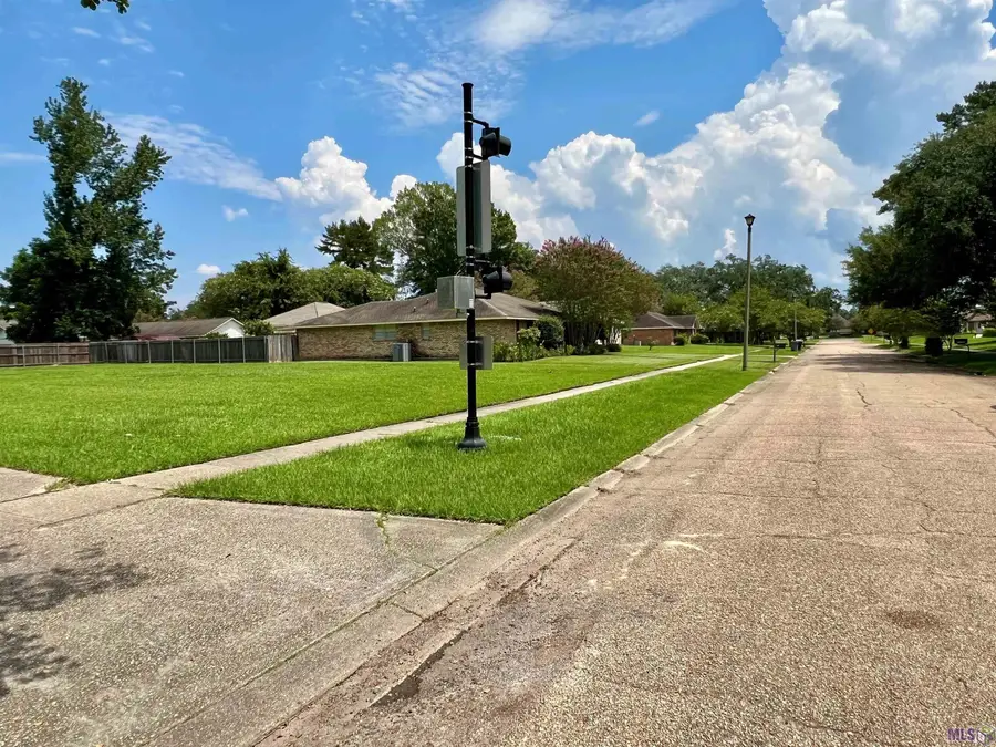 12525 Parkknoll Ave, Baton Rouge, LA 70816 - Image #3