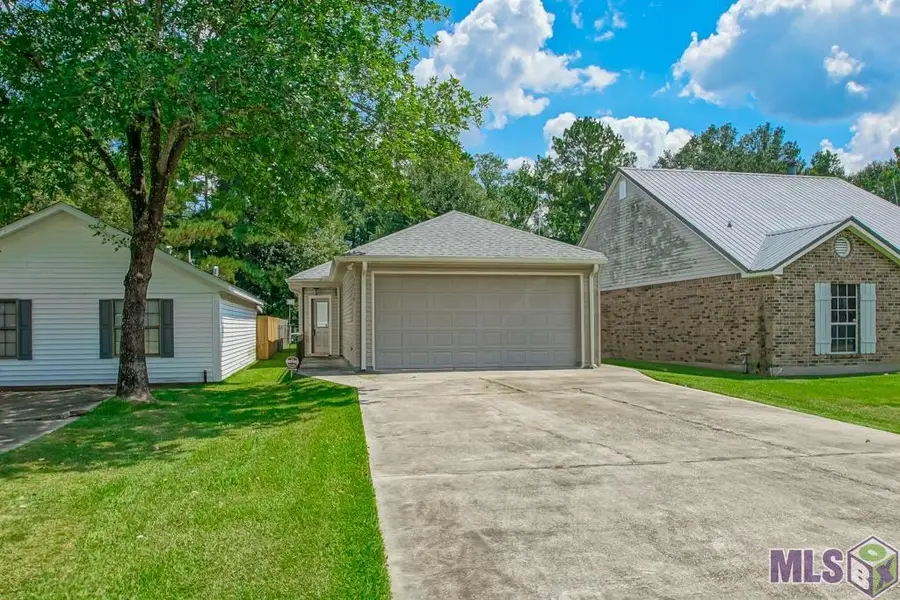 30538 Fairway View Dr, Denham Springs, LA 70726 - Image #2