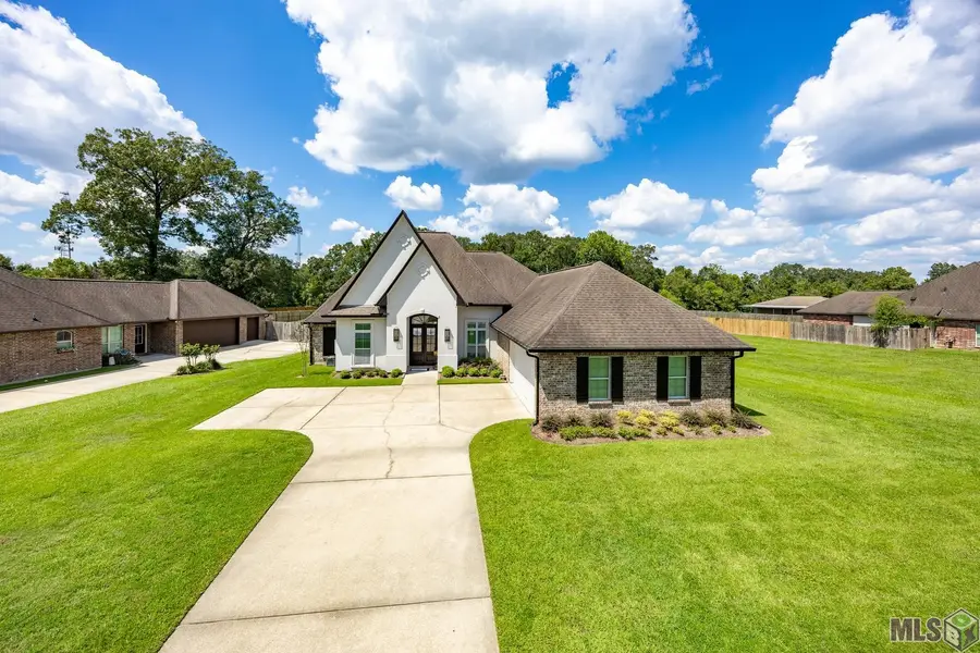 16123 Magnolia Trace Pkwy, Baton Rouge, LA 70817 - Image #2