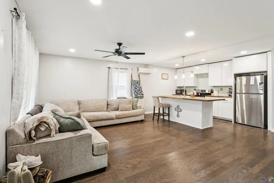 27544 Patterson Rd, Springfield, LA 70462 - Image #2