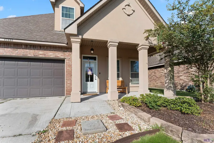 42338 Lakestone Dr, Prairieville, LA 70769 - Image #2