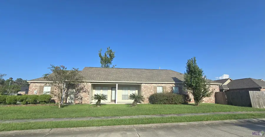 15030 Cranbrook Ct, Baton Rouge, LA 70816 - Image #2