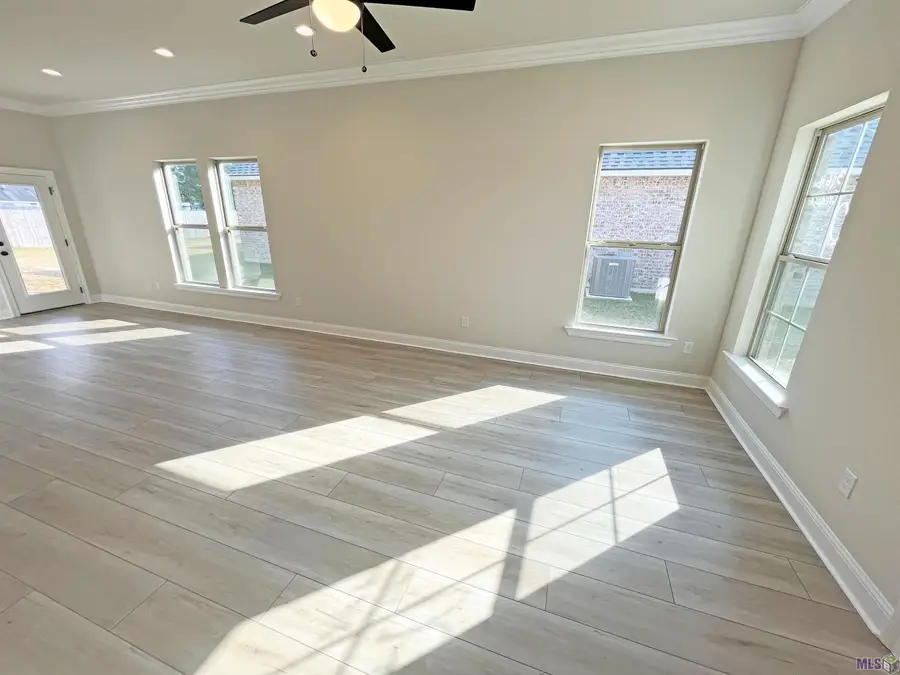 13116 Hawk Creek St, Gonzales, LA 70737 - Image #2