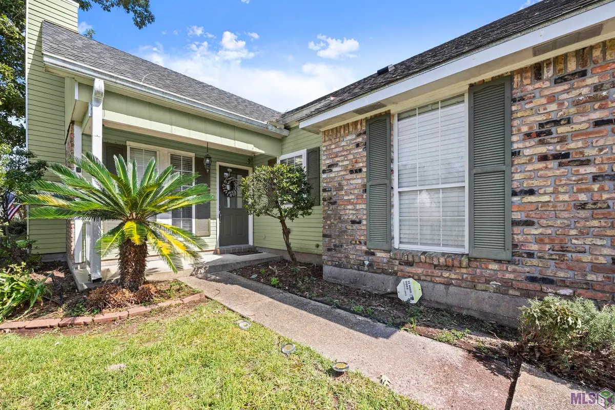 4416 Country Hill Dr, Baton Rouge, LA 70816 - Image #1
