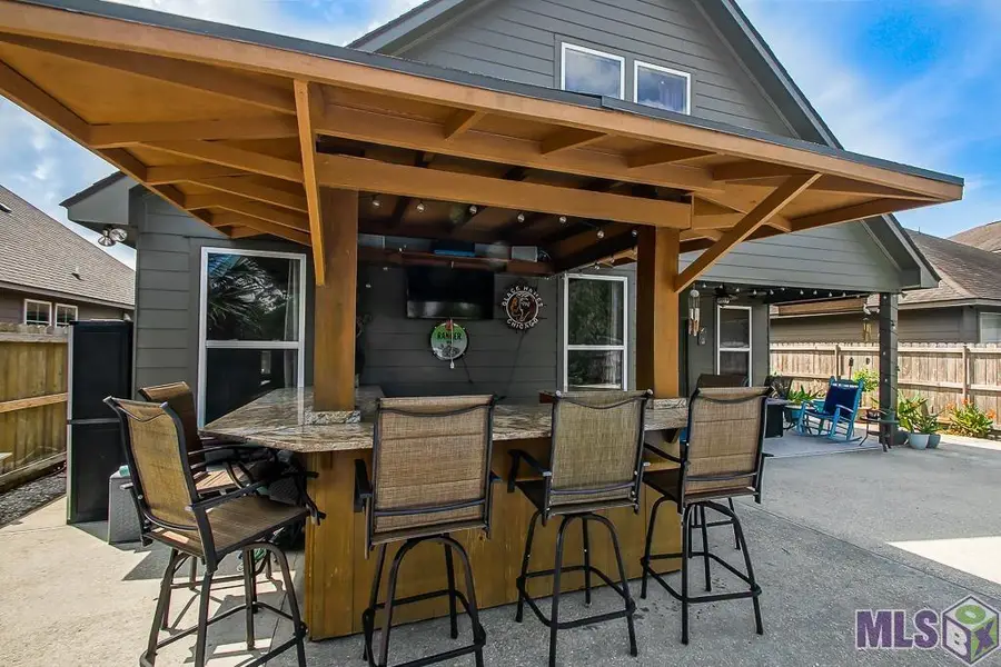 13717 Stone Gate Dr, Baton Rouge, LA 70816 - Image #2