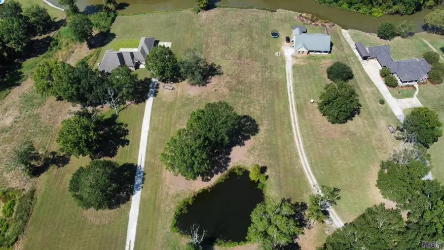 841 Poydras Bayou Dr, Port Allen, LA 70767 - Image #2