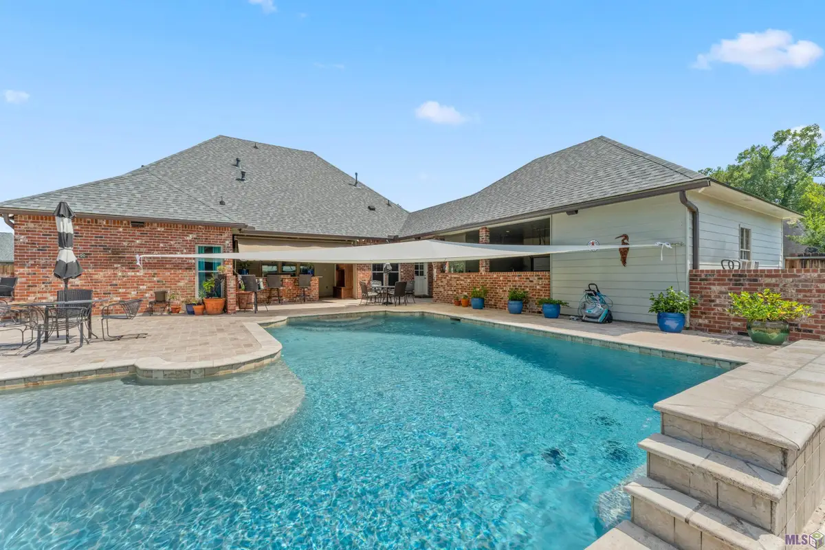 6342 Riverbend Lakes Dr, Baton Rouge, LA 70820 - Image #1