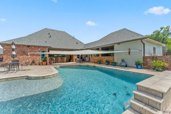 6342 Riverbend Lakes Dr, Baton Rouge, LA 70820